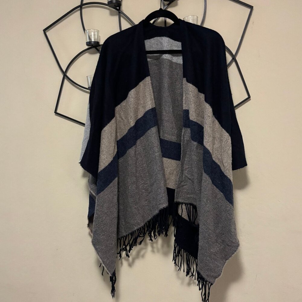 NWOT Uniqlo Women 2 Way Stole Black Grey Color Block Acrylic Fringe Shawl 8